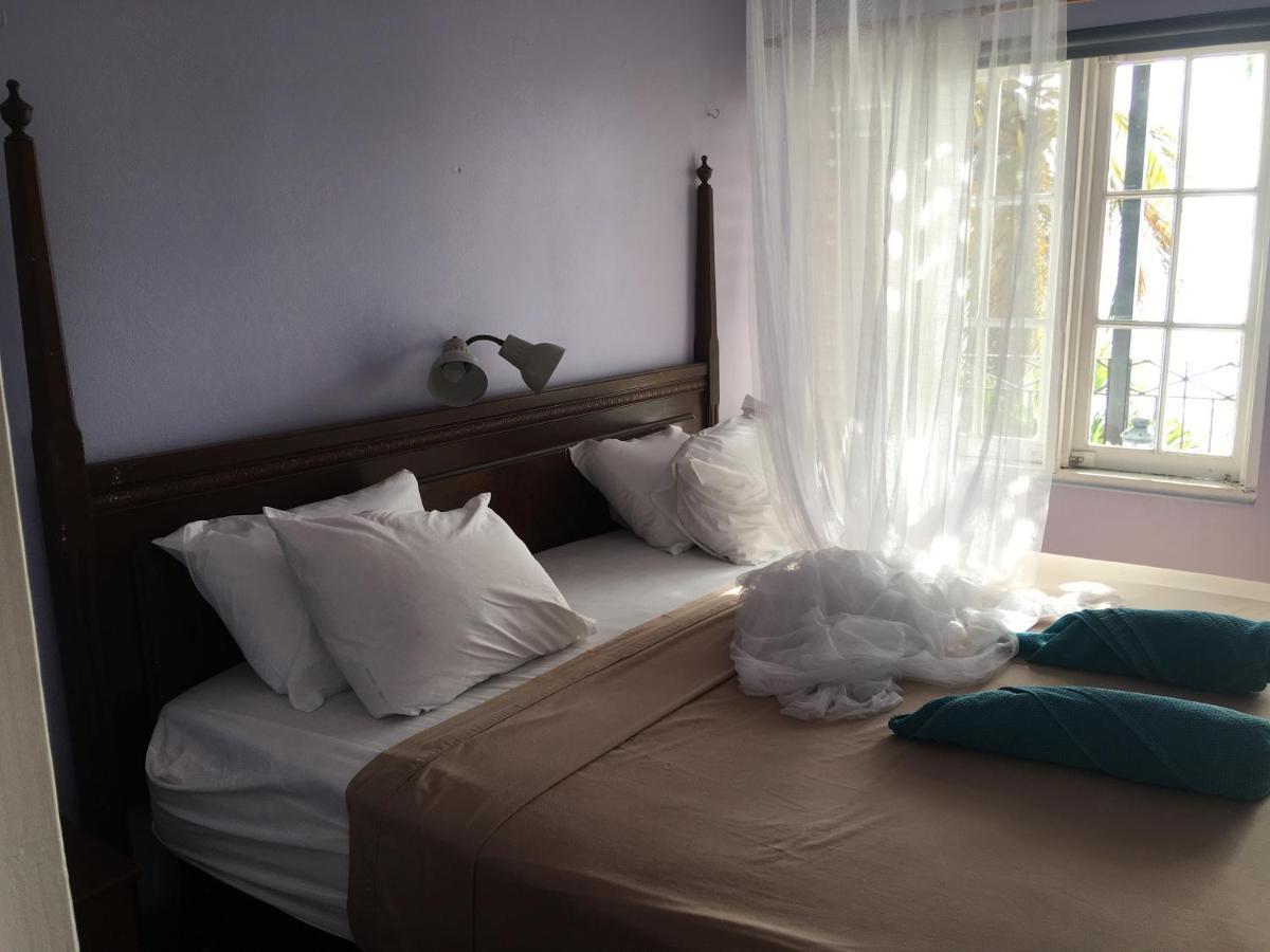 Green Roof Inn Хиллсборо Экстерьер фото
